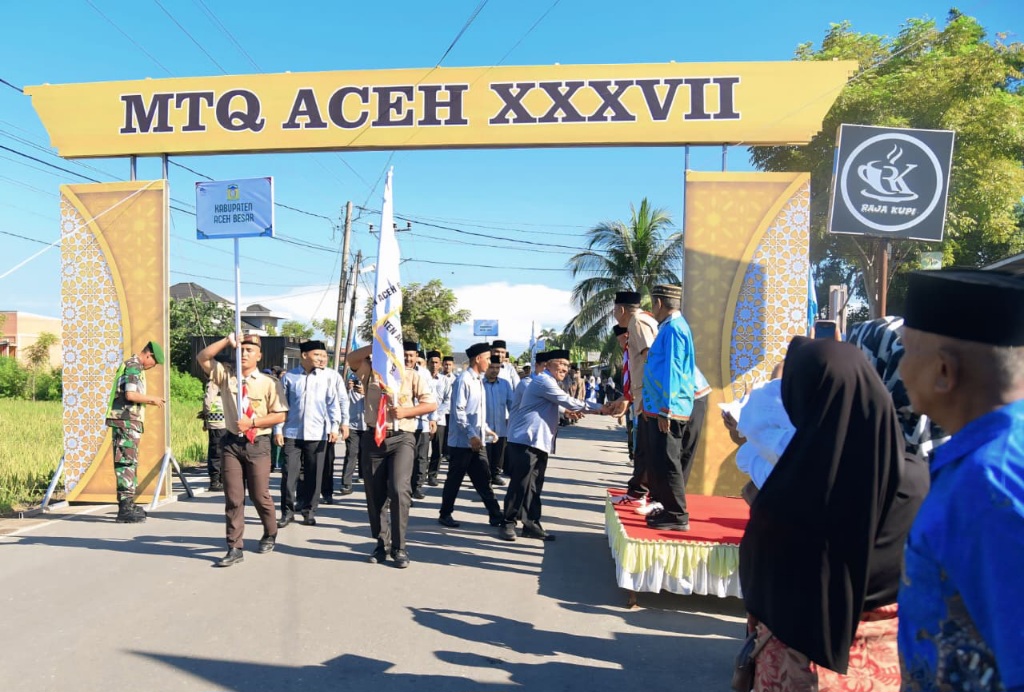 Kafilah Aceh Besar Meriahkan Pawai Ta’aruf MTQ XXXVII Di Pidie Jaya