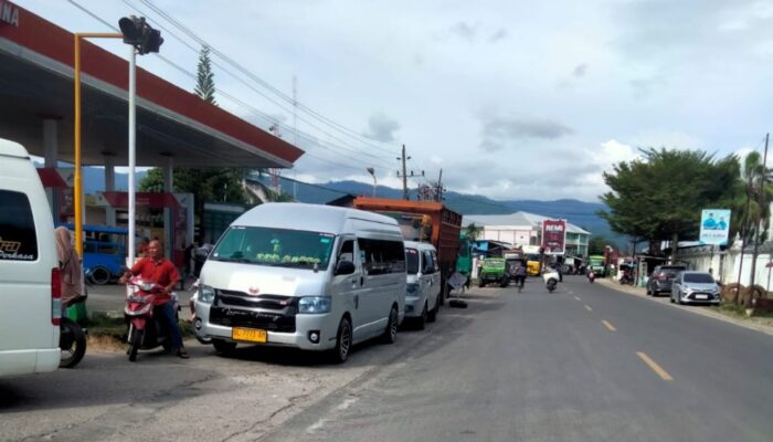 Krisis Solar Tak Kunjung Berakhir, Warga Abdya Tersandera Antrean Panjang Di SPBU