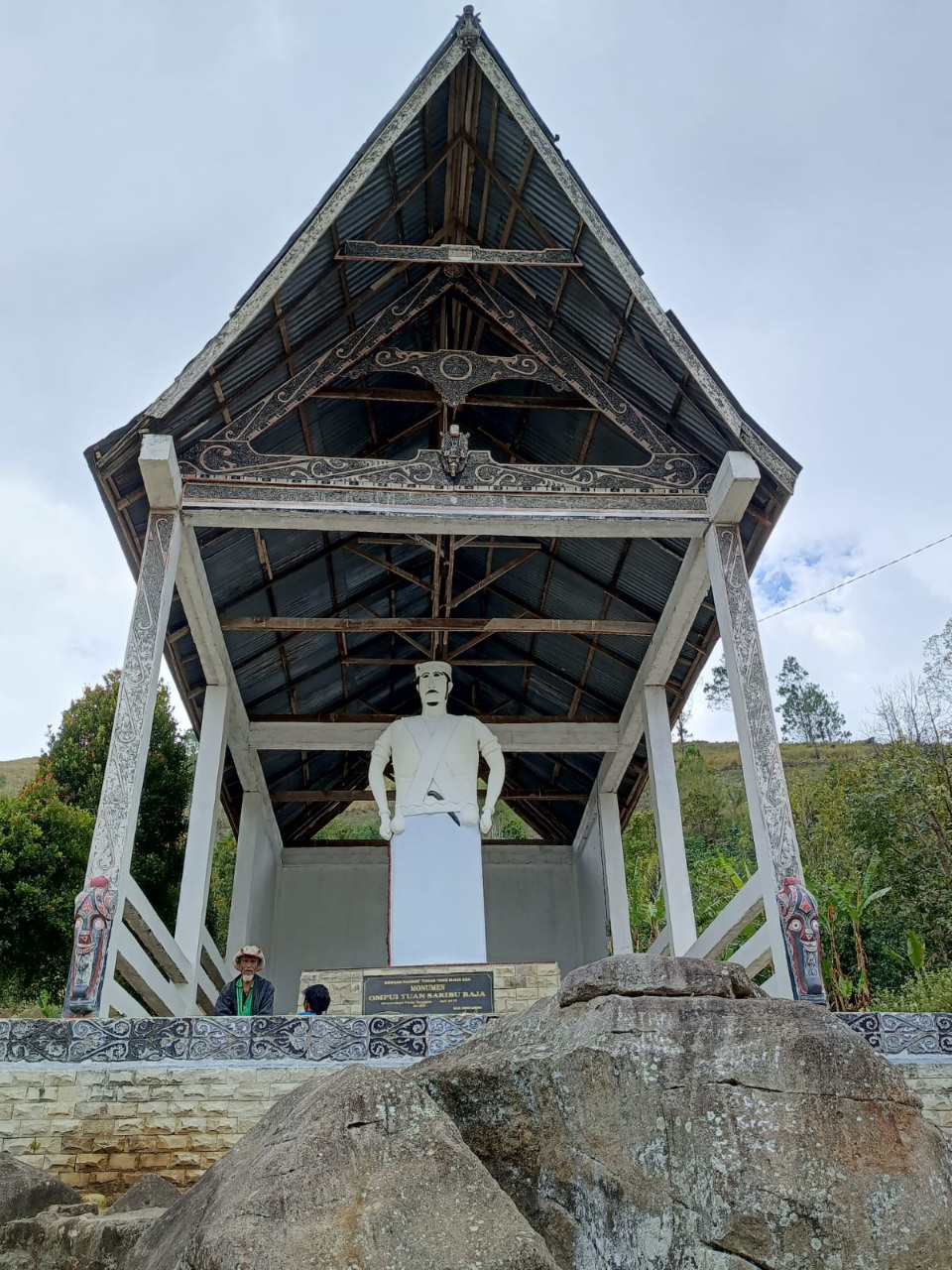 Batu Hobon Wisata Sakral Di Samosir, Menyimpan Harta Pusaka