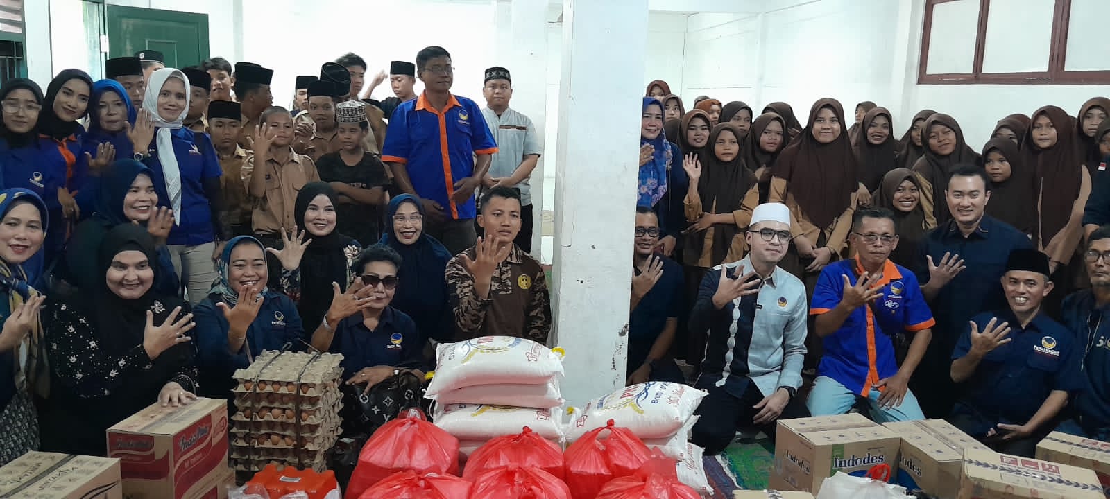 Rayakan HUT Ke 14, Pengurus DPD NasDem Kota Medan Serahkan Bantuan Ke Panti Asuhan Bani Adam