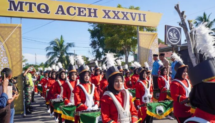 Kafilah MTQ Banda Aceh Meriahkan Pawai Ta’aruf Di Pidie Jaya