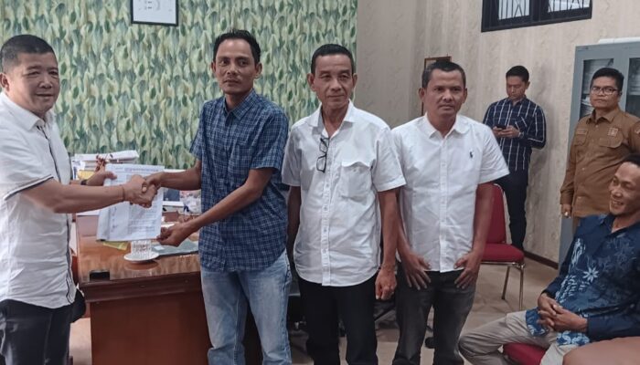 Warga Batahan Keluhkan Janji Plasma PT PR Ke DPRD Madina