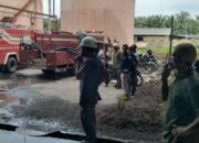 Mesin Pabrik Sawit Terbakar, BPBK Abdya Gercep Padamkan Api