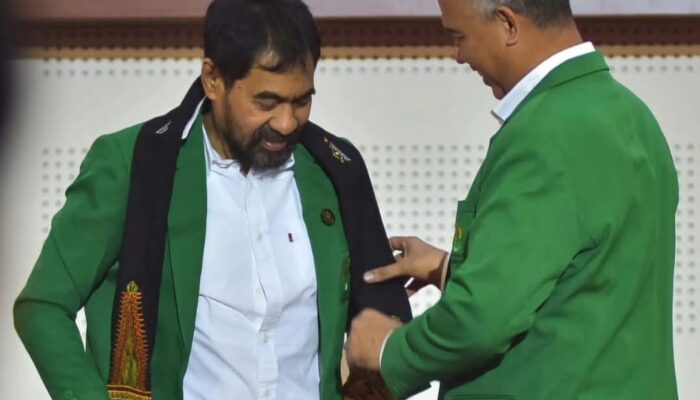 Mualem Alumni Kehormatan Unimal