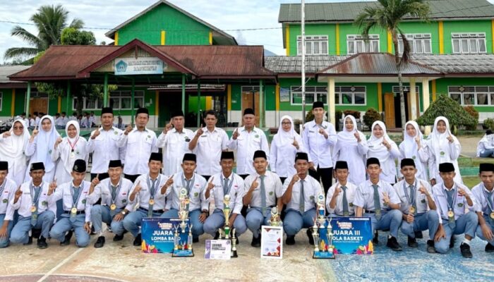 MAN 1 Padangsidimpuan Juara 1 Turnamen Youngma Futsal Cup III 2025