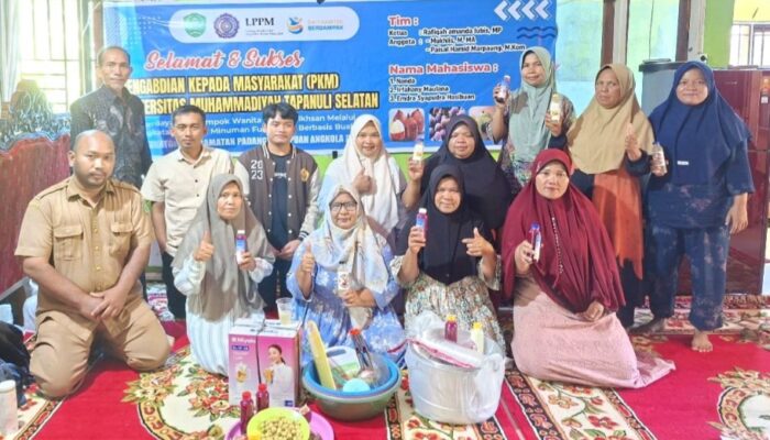 Dosen UM Tapsel Edukasi Masyarakat Ciptakan Minuman Fungsional Dari Buah Lokal