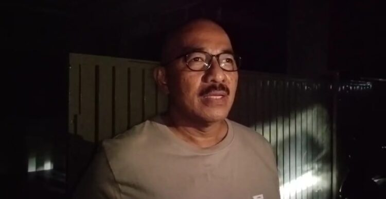 Hakim Khamozaro Masih Pimpin Persidangan Saat Rumahnya “Terbakar”, Langsung Syok