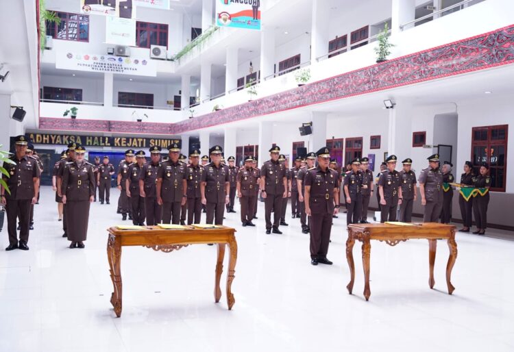 Lantik 5 Asisten Dan 15 Kajari, Kajatisu Sumut Harli Siregar: Cegah Dan Berantas Korupsi Untuk Pemulihan Keuangan Negara