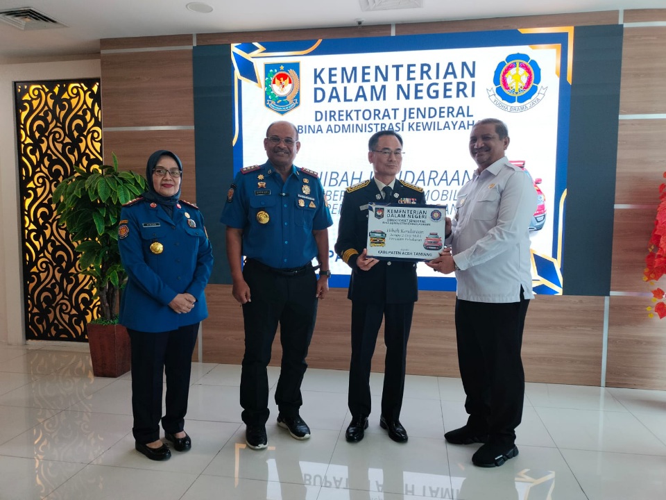 Pemkab Aceh Tamiang Terima Hibah Armada Damkar