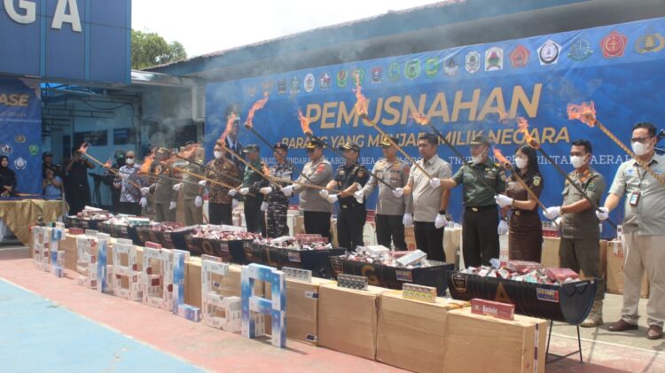 Bea Cukai Sibolga Musnahkan 1,3 Juta Batang Rokok Ilegal Senilai Rp1,88 Miliar