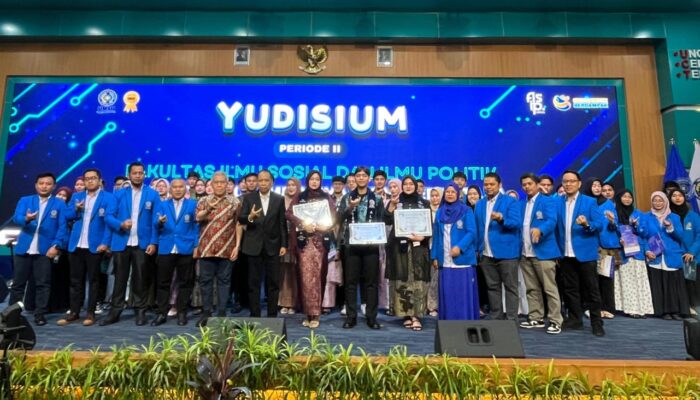 Yudisium FISIP UMSU Dirangkai Pemberian PenghargaanKepada Puluhan Mahasiswa Berprestasi