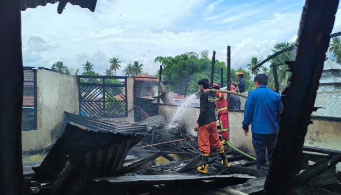 Dua Rumah dan Satu Sekolah MDA/TPA Di Panyabungan Hangus Terbakar
