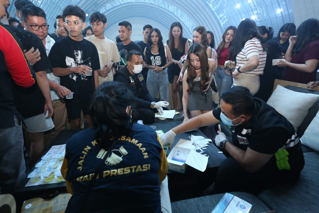 Tim Gabungan Razia Black Owl, Satu Pengunjung Positif Narkoba