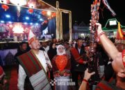 Penyerahan Tanda Kehormatan Tongkat Tunggal Panaluan