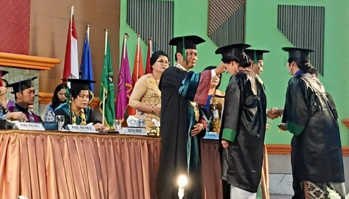 374 Mahasiswa IAKN Tarutung Diwisuda, Rektor: Raih Keunggulan Dan Jaga Nama Baik