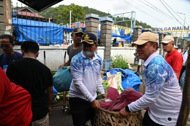 Pemko Sibolga Tertibkan Pedagang Liar Sekitar Pasar Sibolga Nauli