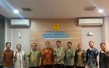 General Manager PLN Unit Induk Distribusi (UID) Sumatera Utara yang baru, Mundhakir, melakukan kunjungan silaturahmi ke kantor PLN Unit Induk Pembangunan Sumatera Bagian Utara (UIP SBU) di Jalan Dr. Cipto No. 12 Medan, Jumat (7/11/2025).