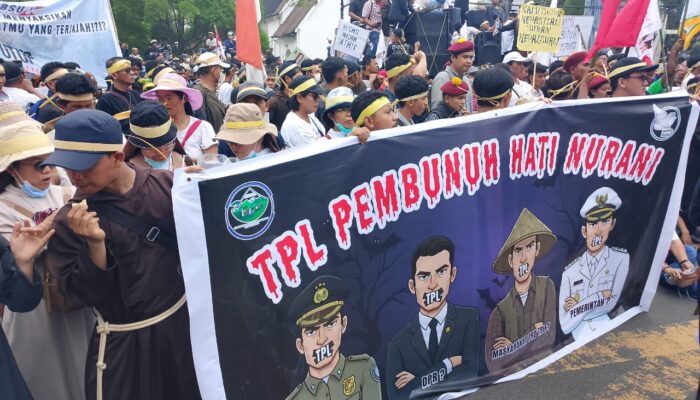 Gubsu Didesak Surati Presiden Cabut Izin PT.TPL