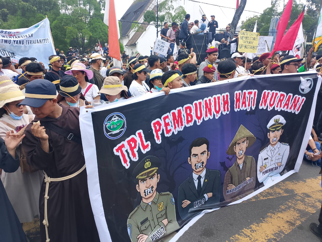 Gubsu Didesak Surati Presiden Cabut Izin PT.TPL