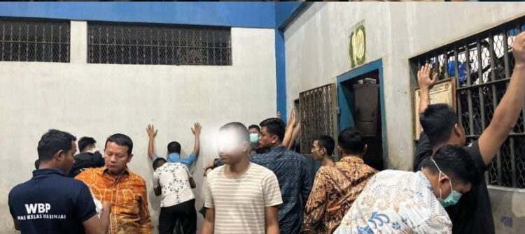 Wujudkan Lapas Bersih Dari Barang Terlarang, Petugas Binjai Gencar Razia Kamar