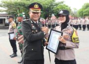 Kapolres Agara Beri Penghargaan Kepada Personel Bhabinkamtibmas, Babinsa Dan Kades Berprestasi