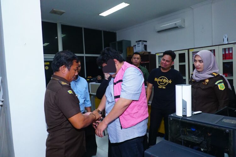 Kejati Sumut Tahan Tersangka Kasus Dugaan Korupsi Kredit Modal Usaha Bank Sumut Krakatau