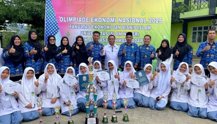 Borong 7 Piala, MAN 1 Padangsidimpuan Juara Umum Olimpiade Ekonomi Nasional 2025