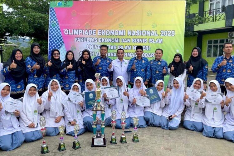 Borong 7 Piala, MAN 1 Padangsidimpuan Juara Umum Olimpiade Ekonomi Nasional 2025