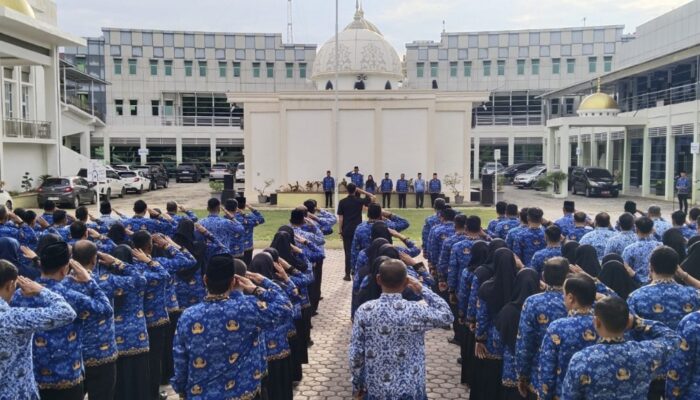 Pembina Upacara Hari Pahlawan, Kakanwil Azhari Baca Amanat Mensos