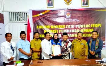 KPU Tapsel Bahas Standard Pelayanan Publik Bersama Stakeholder
