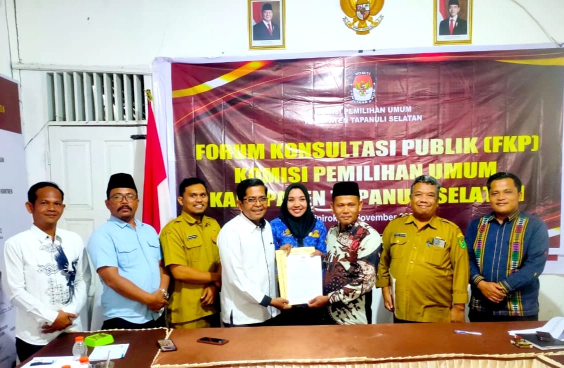KPU Tapsel Bahas Standard Pelayanan Publik Bersama Stakeholder