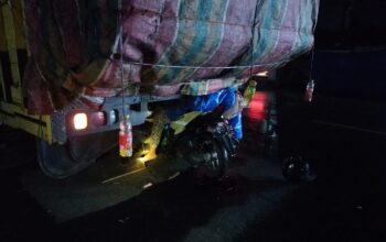 Pengemudi Sepeda Motor Tewas Usai Tabrak Truk Parkir 