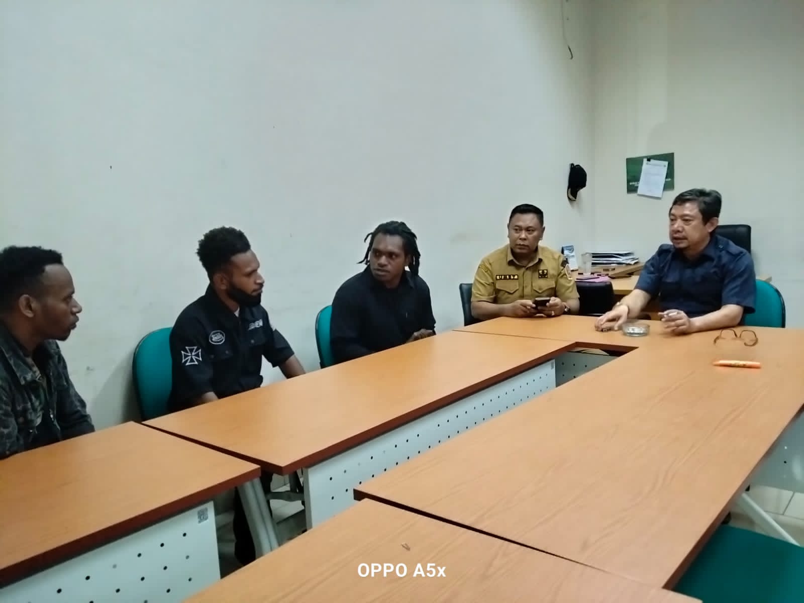 Mahasiswa Papua Sampaikan Aspirasi Ke Kasubbag Humas Dan Protokol DPRD Sumut