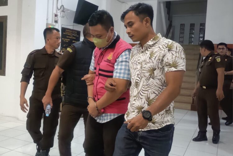 Kejari Nisel Tahan Bendahara Desa Hilimaenamolo Dugaan Korupsi DD Rp965 Juta