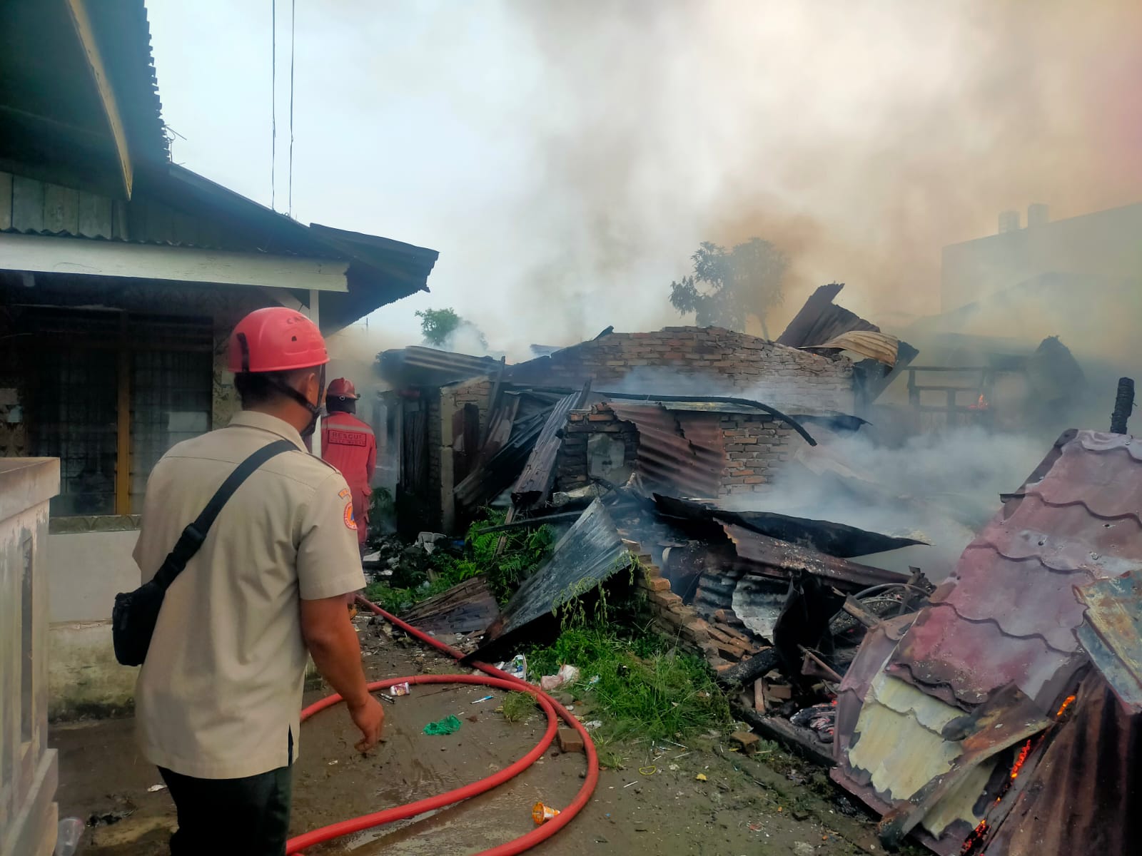 Empat Rumah Ludes Terbakar Di Medan Denai