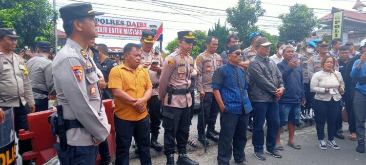 Demo Di Polres Dairi Rusuh, Puluhan Warga Diamankan, Sejumlah Polisi Terluka