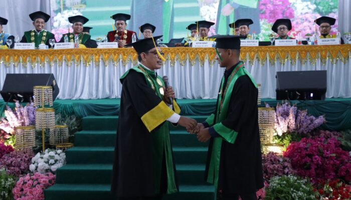Rizal Efendi, Mahasiswa Yatim Piatu Raih Lulusan Terbaik IAIN Langsa