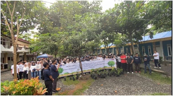 Inaugurasi Bernilai Ekologis, Mahasiswa Baru Undhar Tanam Ratusan Pohon Di Hutan Leuser