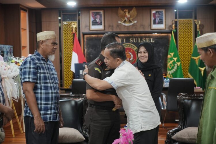 Dua Guru Lutra Terjerat Kasus Tipikor, Kajati Sulsel Ajukan Jalan Damai Hukum Melalui PK