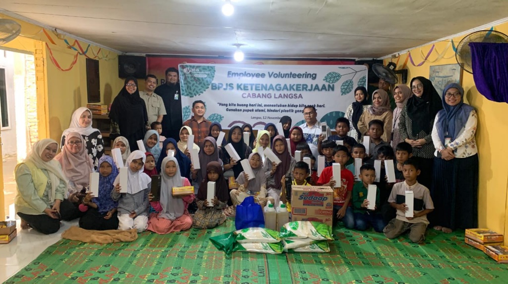 Budayakan Go Green, BPJS Ketenagakerjaan Langsa Bagikan Bibit Pohon Dan Tumbler Stainless Ke Panti Asuhan