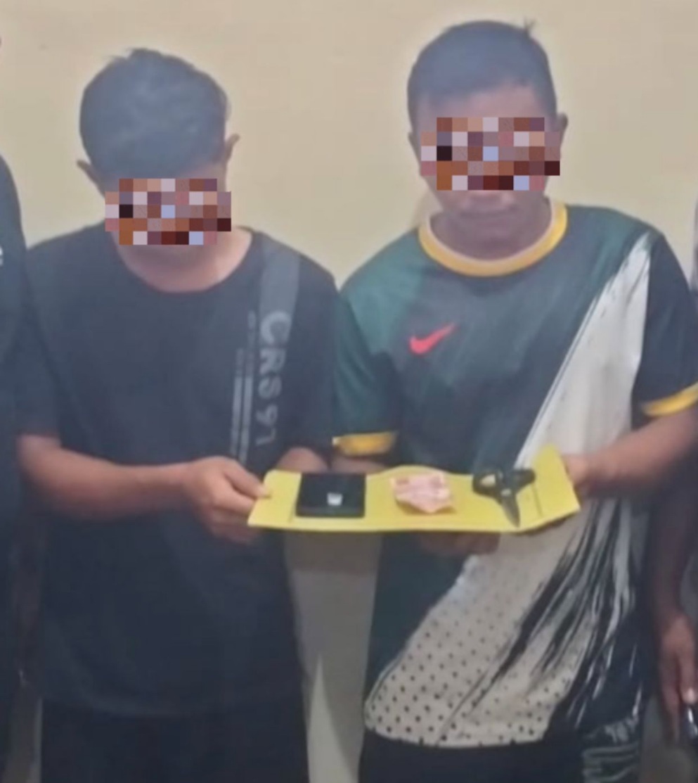 Gerak-gerik Mencurigakan, Dua Pemuda Ditangkap Bhabinkamtibmas Saat Bawa Sabu