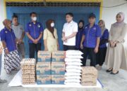 Keluarga Korban Kebakaran Terima Bantuan Dari Ricky Anthony