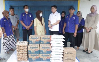 Keluarga Korban Kebakaran Terima Bantuan Dari Ricky Anthony