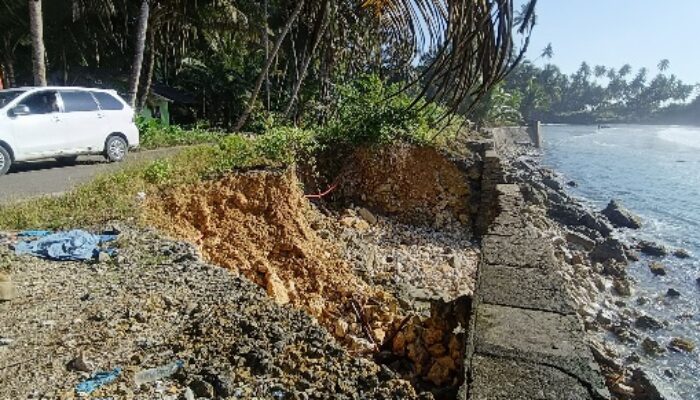 Sejumlah Titik Ruas Jalan Nasional Ambles, Ancam Nyawa Pengendara