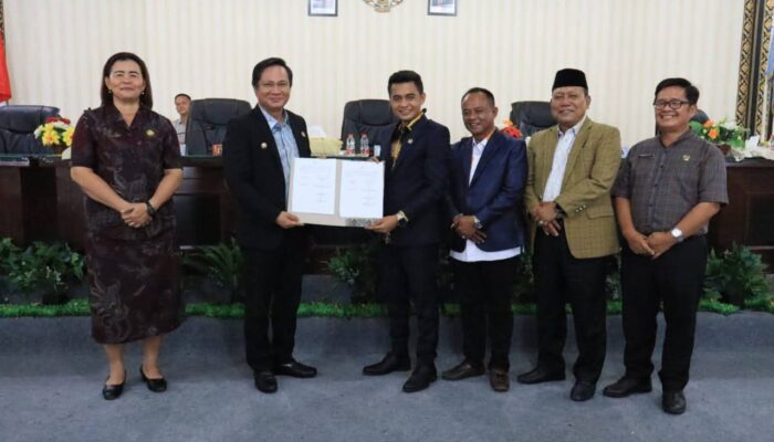 DPRD Nias Barat Tanda Tangani Nota Kesepakatan KUA–PPAS TA 2026