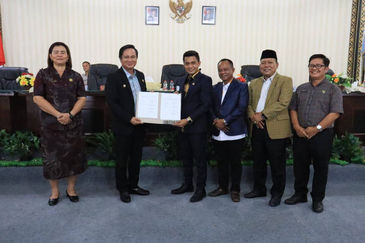 DPRD Nias Barat Tanda Tangani Nota Kesepakatan KUA–PPAS TA 2026