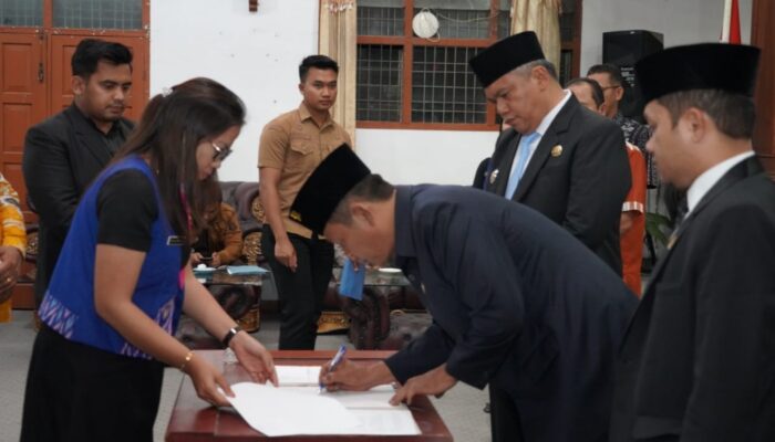 ‎Pemkab Dan DPRD Taput Setujui Ranperda Pembentukan Perangkat Daerah Jadi 38 Unit