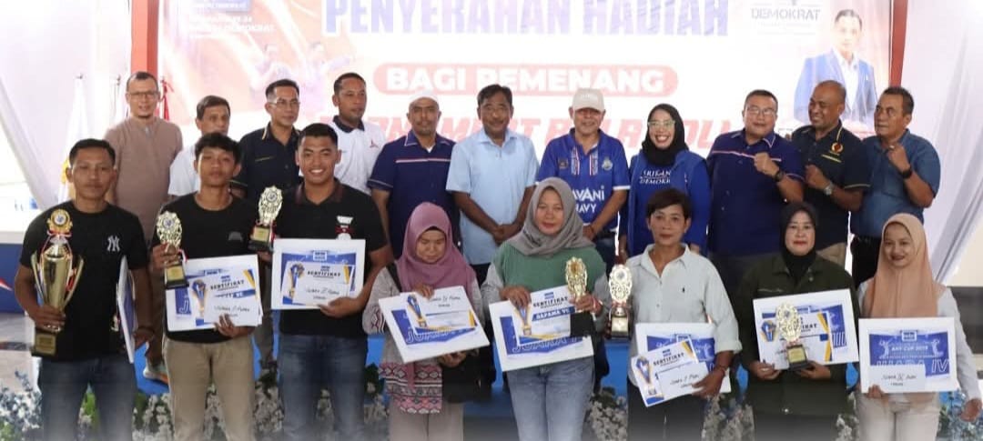 Wali Kota Binjai Serahkan Hadiah AHY Cup 2025