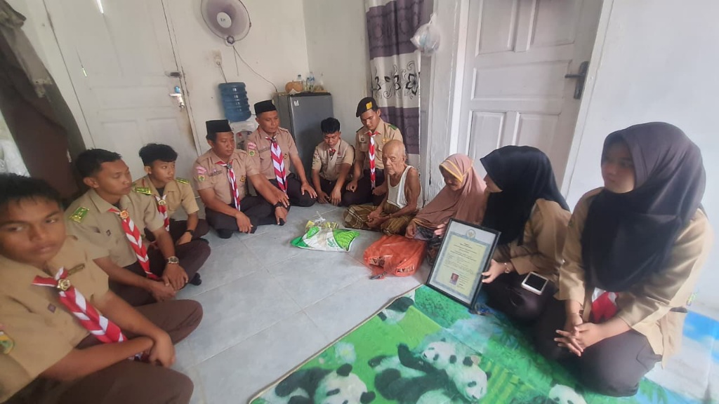 Kwarcab Pramuka Aceh Tamiang Gelar Baksos Untuk Veteran