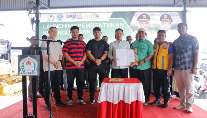Bupati Tarmizi Launching Pengurus Bank Sampah